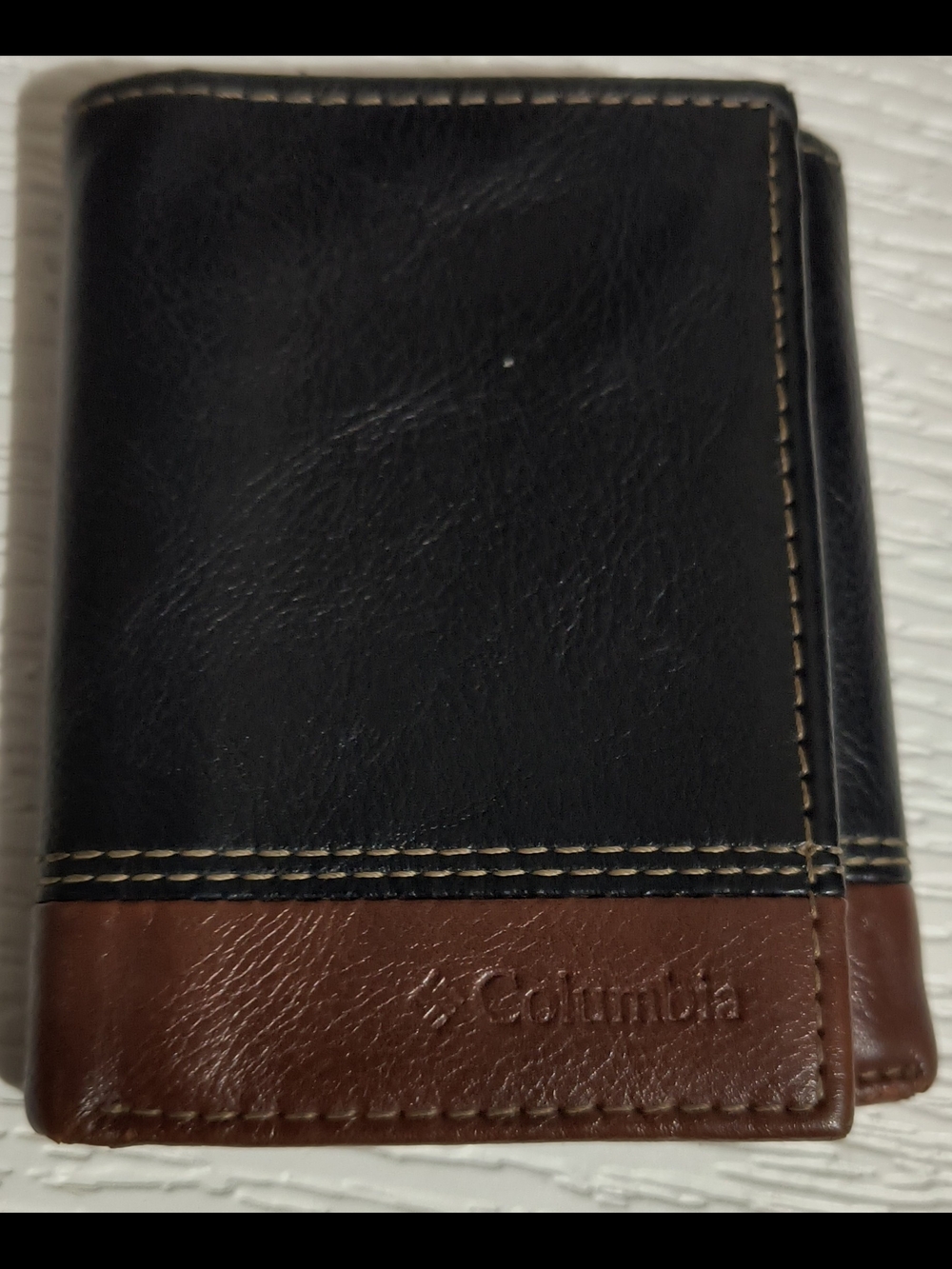 Columbia Black and Brown Leather Bifold Wallet